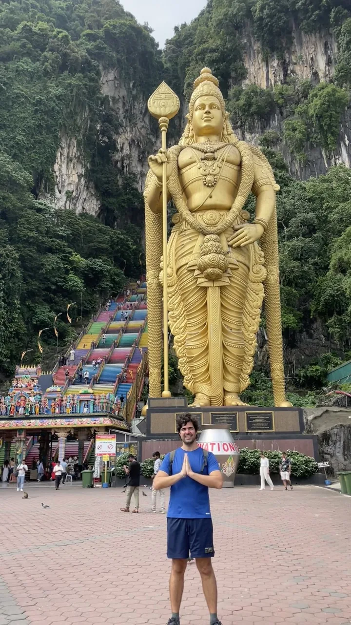Batu Caves: O Maior Templo Hindu Fora da Índia