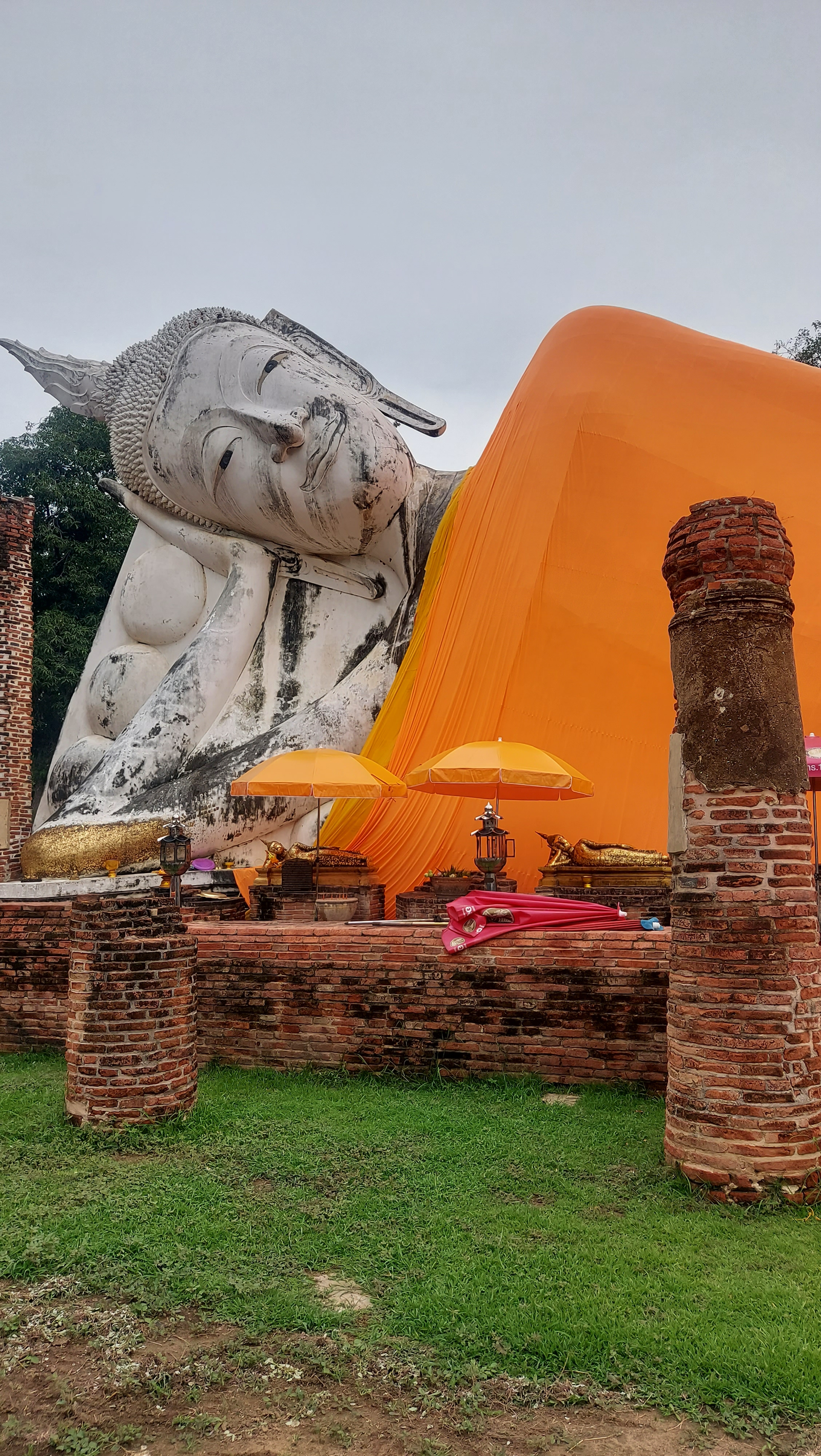 O Buda Deitado de Wat Khun Inthapramun: A história do funcionário que roubou o rei por devoção